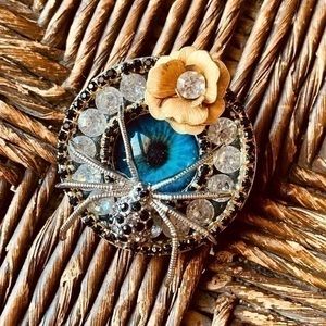 ✨💙 Cosmik Souls OOAK Oversized Handcrafted Taxidermy Eye Brooch 👁